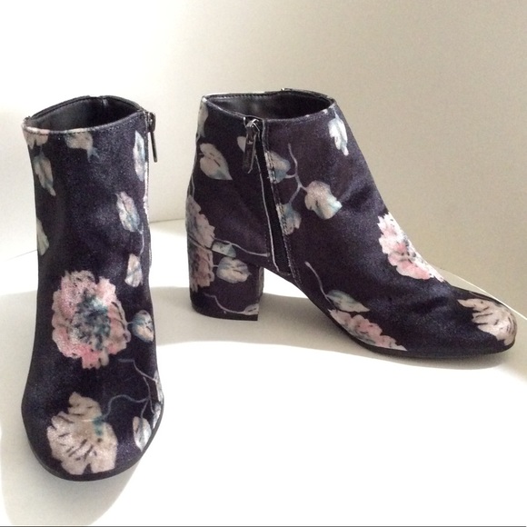 Circus by Sam Edelman floral velvet booties - Picture 1 of 7